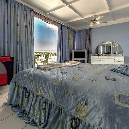 Luxury In Costa Adeje 阿德耶